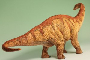 恐竜フィギュアアパトサウルス（クリックすると、ページへとびます。）