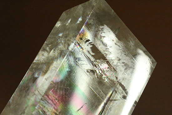 虹色の干渉色が楽しめます！方解石の大きな結晶。/Unknown【ot1056】