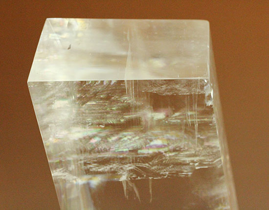 虹色の干渉色が楽しめます!方解石の大きな結晶。(その5)