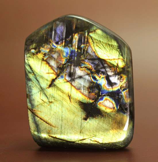 稀有な遊色。ライムグリーンに輝く鉱物ラブラドライト(Labradorite)（その1）