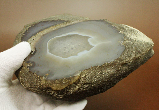 １.９キロオーバー！典型的な産状を示すブラジル産メノウの原石(Agate)（その4）