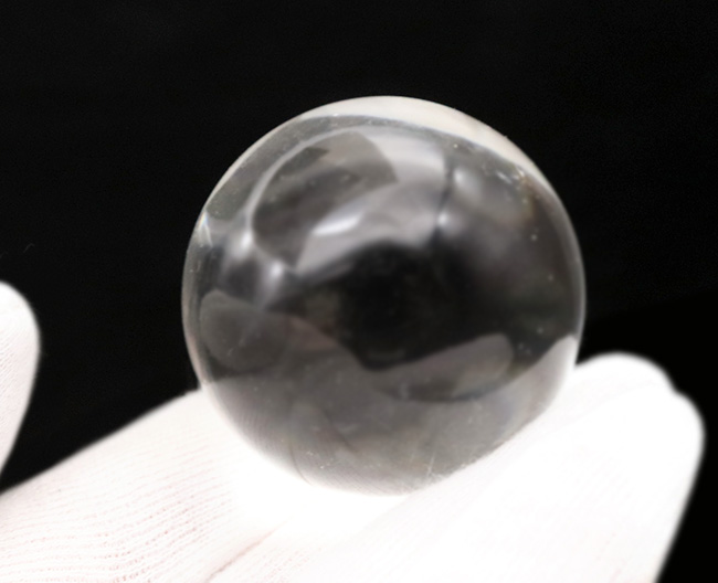水晶ではございません！完全無色透明のカルサイト（Calcite）のスフィア標本、転がり機能防止！（その3）