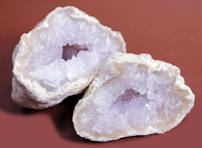 桜餅のような淡いピンクが特徴、ローズクォーツのジオード（晶洞）（その8）