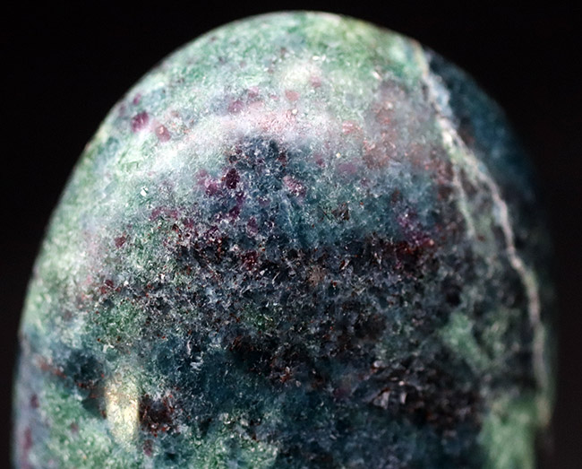 ベリーレア！天然ルビーが内包された青緑の藍晶石（らんしょうせき）、またの名をキャナイト（kyanite）（その4）