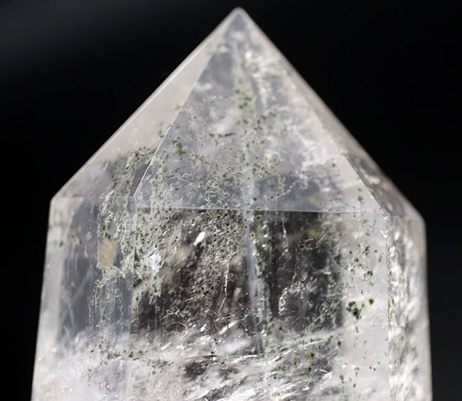 なんと４００グラムを超える、威風堂々たる見事なファントムクォーツの天然結晶。内部に緑泥石を内包した幻想的な標本です（その3）