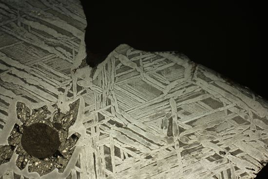 アメリカ合衆国、ニューメキシコサンタフェで見つかった幾何学模様隕石 GLORIETA MOUNTAIN（その15）