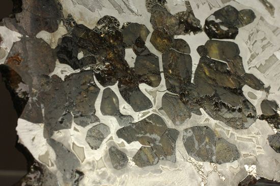 カンラン石が見える！ウィドマンシュテッテン構造が見える！ロシアで見つかった374ｇの大型隕石SEYMCHAN（その12）