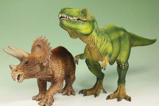 ティラノサウルス(Tyrannosaurus)とトリケラトプス(Triceratops)のフィギュア