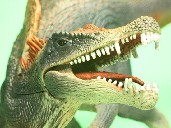 スピノサウルス恐竜フィギュア（本物化石1個付き）（その2）