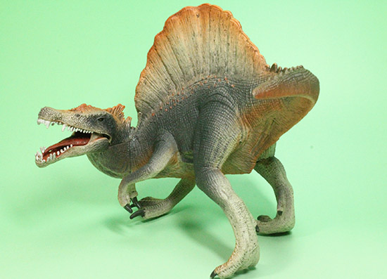 ティラノサウルスとスピノサウルス恐竜フィギュア2体セット（本物化石1個付き）（その4）