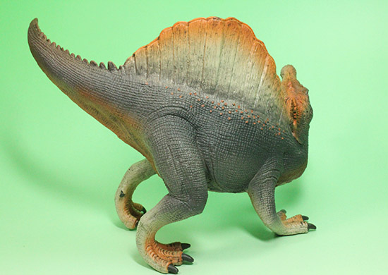 ティラノサウルスとスピノサウルス恐竜フィギュア2体セット（本物化石1個付き）（その5）