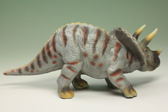 トリケラトプス恐竜ミニフィギュア（本物化石1個付き）（その4）
