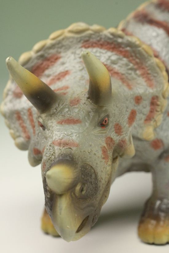 トリケラトプス恐竜ミニフィギュア(本物化石1個付き)(その7)