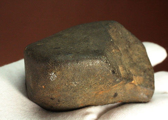 溶融表皮が見事！1985年1月6日に落下したアルゼンチンのラ・クリオラ石質隕石