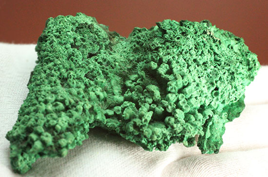 鮮やかな緑色鉱物、その名は翠銅鉱(すいどうこう:Dioptase)(その6)