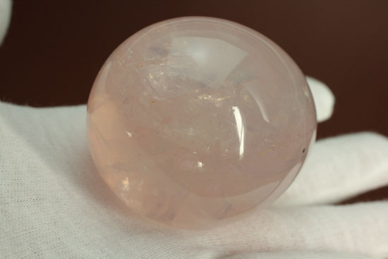 中の結晶構造が良く見える!柔らかい色合いのローズクォーツ(Rose quarz)(その9)