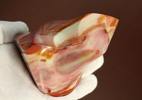 マダガスカルの土地が生んだ鉱物、ポリクロームジャスパー(polychrome jasper)