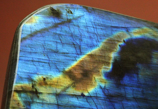 スカイブルーのラブラドレッセンスを堪能できる300gを超える巨大なラブラトライト(Labradorite)(その16)