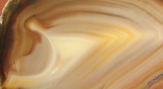 直線的な縞模様とレースの縁取りがコラボした、メノウスライス標本(Agate)(その3)
