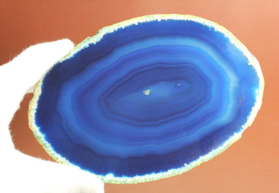 群青色のグラデーション層が特徴、鉱物メノウ標本(Agate)（その3）