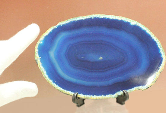 群青色のグラデーション層が特徴、鉱物メノウ標本(Agate)（その6）