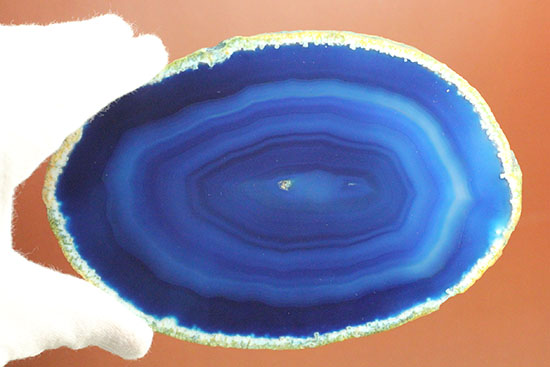 群青色のグラデーション層が特徴、鉱物メノウ標本(Agate)（その7）