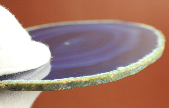 群青色のグラデーション層が特徴、鉱物メノウ標本(Agate)（その8）