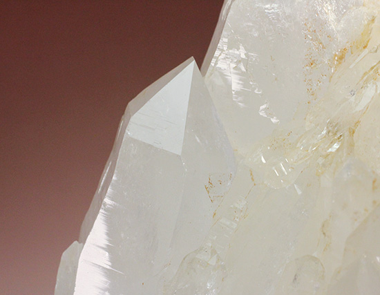 2.8キロオーバー！柱状結晶がそびえ立つ、水晶の迫力標本(rock crystal)/　【ot780】