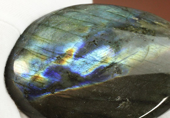 希少色、紫色を堪能できる、大きな鉱物ラブラドライト(Labradorite)/　【ot868】
