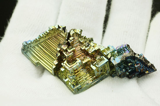 不思議な結晶成長と干渉色でコレクターを魅了するビスマス結晶(その12)