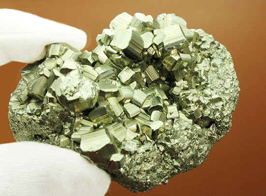 274グラムのズッシリ標本！大きな結晶体がいくつも見られる、黄鉄鉱、またの名をパイライト(pyrite)（その2）