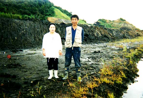 彼女とは最後となった県外化石採集で（2001年１０月・島根の化石産地）