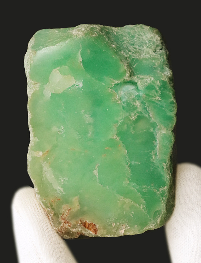 やわらかな緑を湛えた260gの大型原石。オーストラリア・クイーンズランド州産 クリソプレーズ（緑玉髄）（その2）