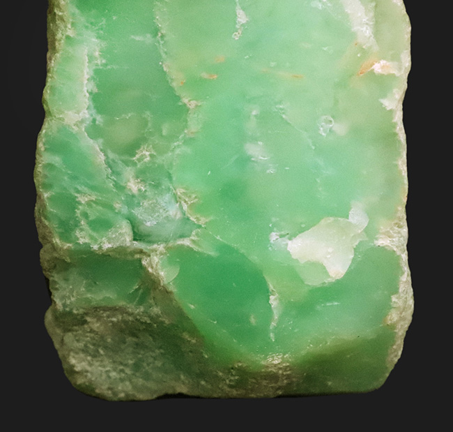 やわらかな緑を湛えた260gの大型原石。オーストラリア・クイーンズランド州産 クリソプレーズ（緑玉髄）（その6）