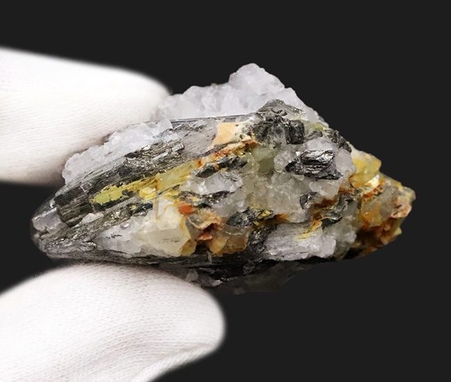 「ICHINOKAWA」愛媛県産市之川鉱山（閉山）産の希少な輝安鉱（Stibnite）（その4）