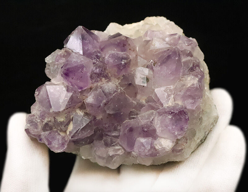 10cm超え！紫・白・緑の三層の調べ。地中の環境変化が刻まれたマルチカラー・アメシスト（Amethyst）の原石（その3）