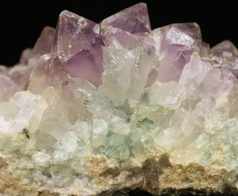 10cm超え！紫・白・緑の三層の調べ。地中の環境変化が刻まれたマルチカラー・アメシスト（Amethyst）の原石（その5）