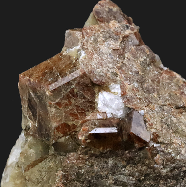 国内マニアック鉱物シリーズ！岐阜県産神岡鉱山のチタン石（Titanite）、またの名を楔石（くさびいし）（その1）