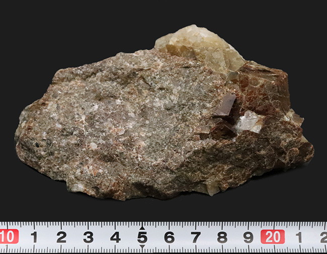 国内マニアック鉱物シリーズ！岐阜県産神岡鉱山のチタン石（Titanite）、またの名を楔石（くさびいし）（その7）