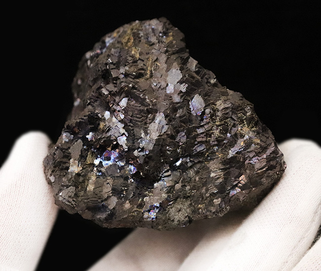 国内破格の重量感（702g）を誇る、絶産地・秋田県小坂鉱山産、漆黒の金属光沢と虹色光沢（イリデッセンス）を放つ閃亜鉛鉱（Sphalerite）のマスターピース（その2）