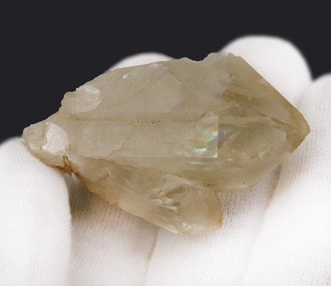 内部に虹を宿す天然水晶クラスター（レインボークォーツ）｜六角柱結晶・手のひらサイズ（その4）