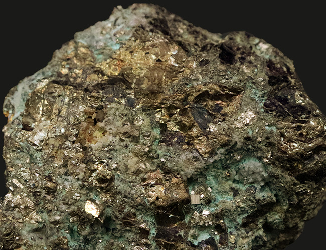 重量級！金色と緑が語る、銅の世界… 重量級・秋田県産　黄銅鉱（Chalcopyrite）原石（その6）