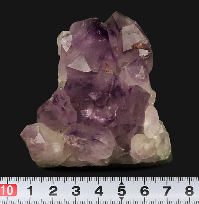 ブラジル産アメシスト（Amethyst）原石：火山岩から濃紫の六角柱結晶へと至る「三層構造」を完全保持（その7）