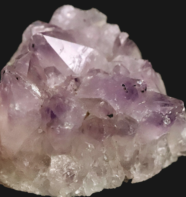 妖艶な紫が魅力的……自然が作り出した天然の宝石、アメシスト（Amethyst）のクラスター標本（その1）