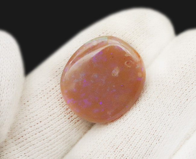 手触りの良いカボションカット … 美しい遊色を備えたプレシャスオパール（Opal）（その4）