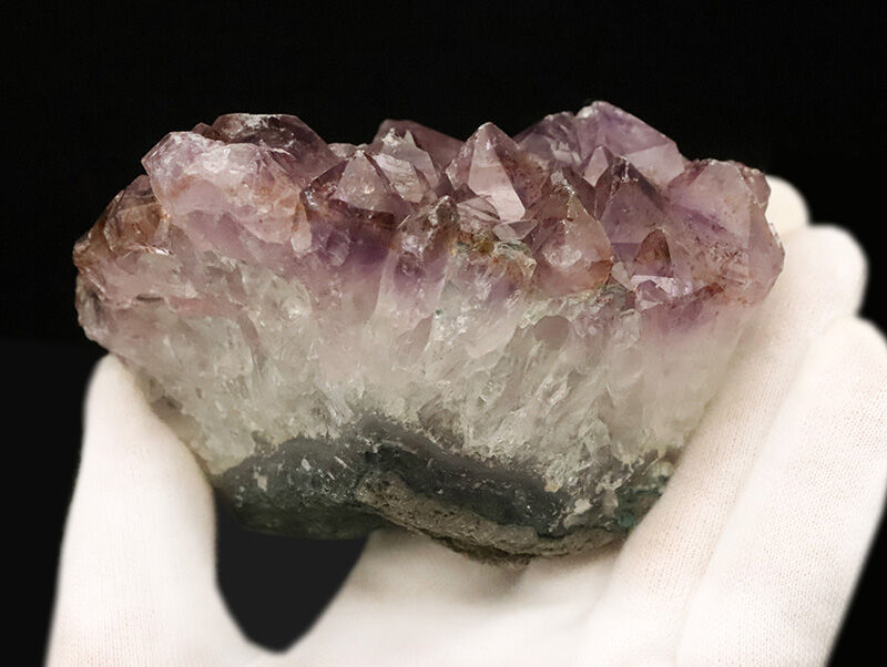 自然が育てたラベンダーパープルの輝き！シャープな結晶が密集するアメシスト（Amethyst）原石クラスター（その3）
