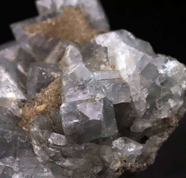 重い！かつて存在した海や水の記憶を内包した存在……天青石の異名を持つ、セレスタイト（Celestite）の天然クラスター標本（その2）