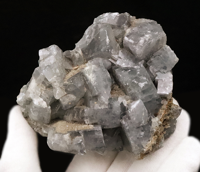 重い！かつて存在した海や水の記憶を内包した存在……天青石の異名を持つ、セレスタイト（Celestite）の天然クラスター標本（その3）