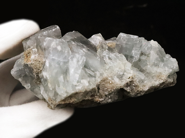 重い！かつて存在した海や水の記憶を内包した存在……天青石の異名を持つ、セレスタイト（Celestite）の天然クラスター標本（その6）