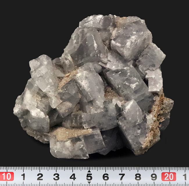 重い！かつて存在した海や水の記憶を内包した存在……天青石の異名を持つ、セレスタイト（Celestite）の天然クラスター標本（その7）